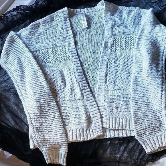 5/$25 Cherokee girls sweater size 14 - Picture 1 of 4